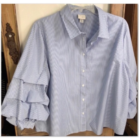 a new day Tops - Sale HP 🌷🌷🌷 striped button shirt
